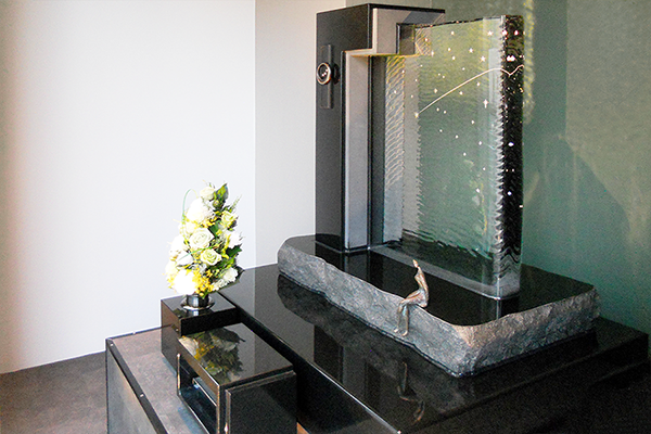 ガラスのお墓「エテルノルーチェ」