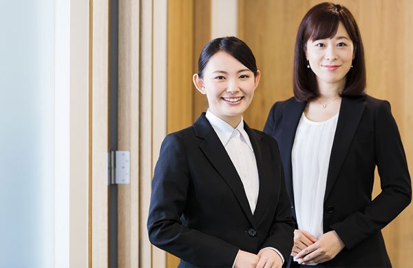 墓参にお立ち寄りいただいたご休憩の合間に各種手続きや墓石の修理・補修などの各種
ご相談を承ることが可能です。