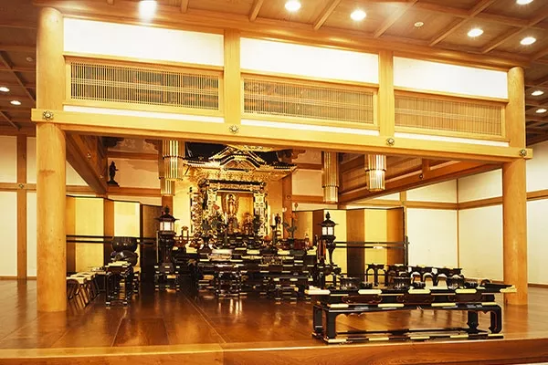 本堂内陣